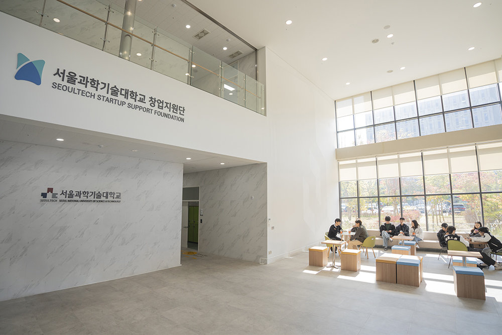 제조창업 스타트업을 위한 한국형 스테이지게이트 모델 성과 조명